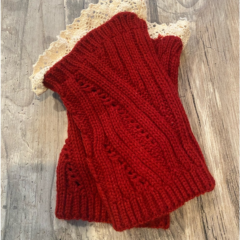 Bundle of short Leg warmers.